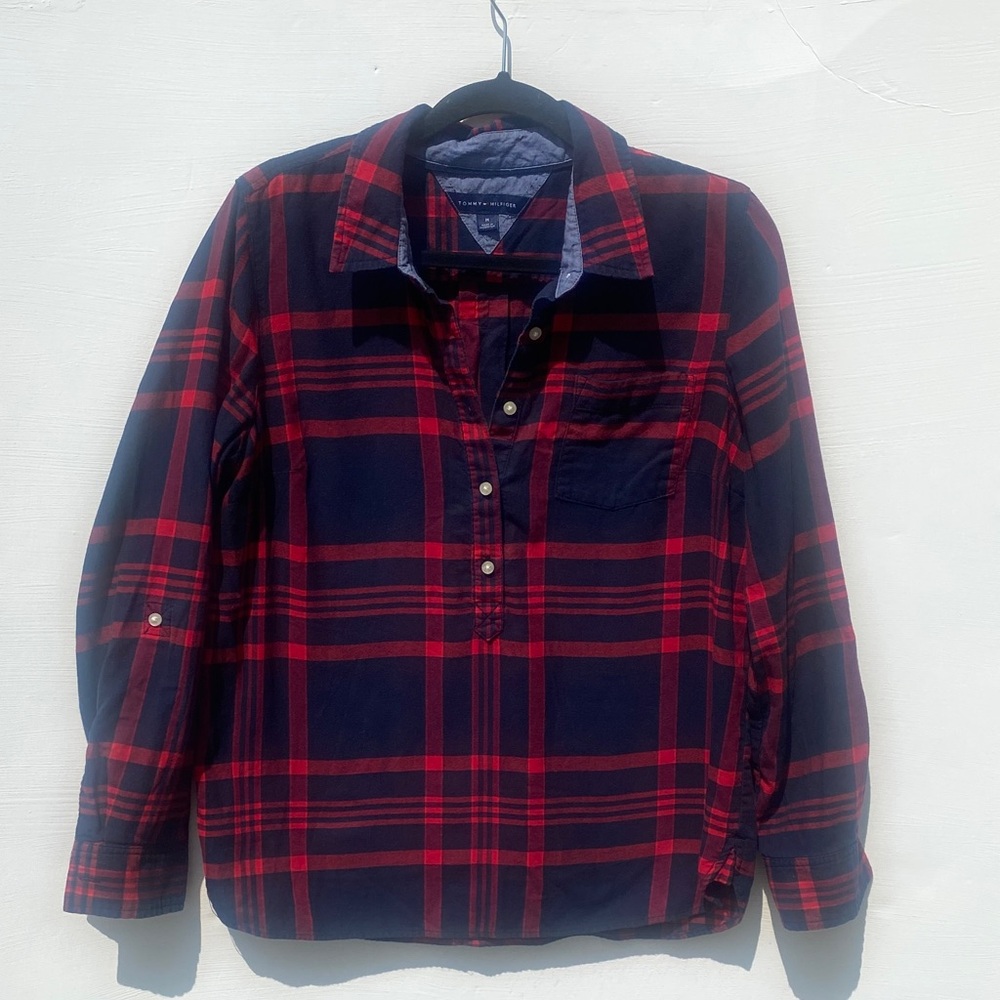 Tommy Hilfiger Red and Navy Plaid Button-Front Shirt 100% Cotton Size M Preppy